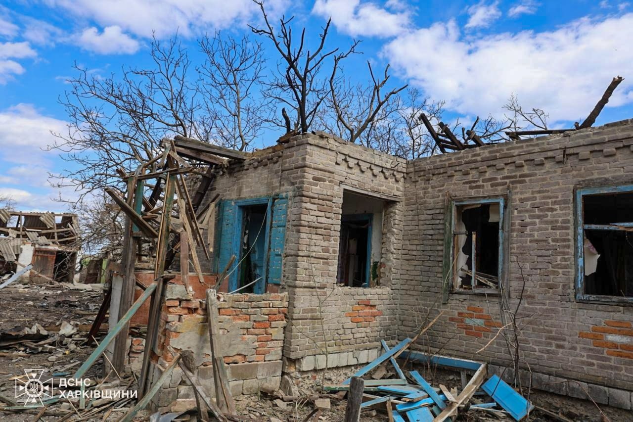 Семь раненых, разрушены дома: в ГСЧС показали последствия обстрела Харьковщины