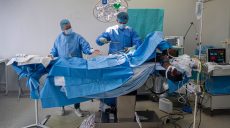 Гранату дістали з ноги. Хірурги оперували разом із саперами на Харківщині