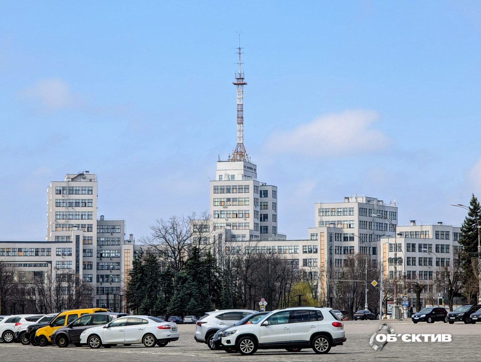 Комунальний харківський Держпром хоче купити кросоверів на 7 млн грн – навіщо