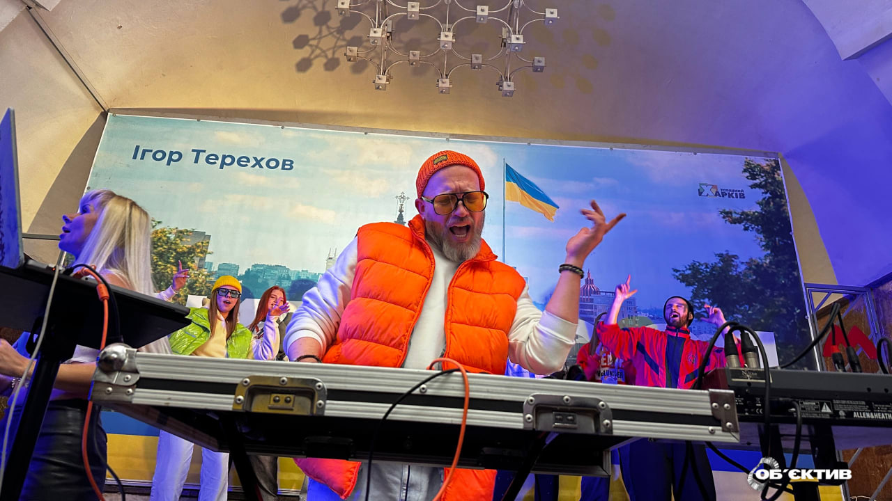 «Люди ментально разгружаются»: в метро Харькова проходит дискотека (видео)