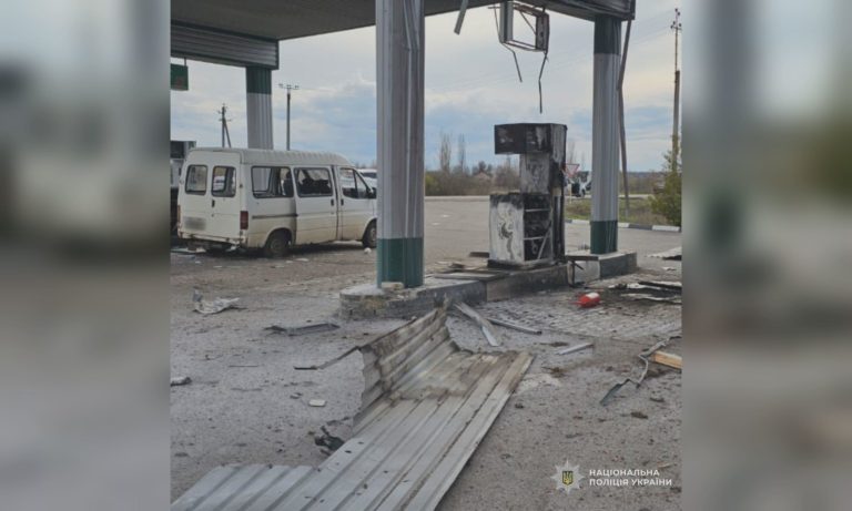 Авиаудар нанесен по АЗС в Богодухове — возник пожар, пострадали люди (фото)