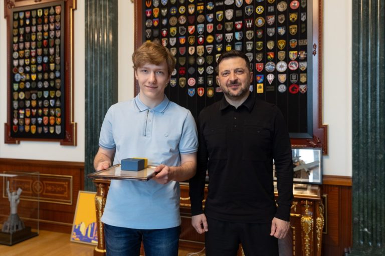 Сенсация на чемпионате Европы: Зеленский наградил шахматиста из Харькова