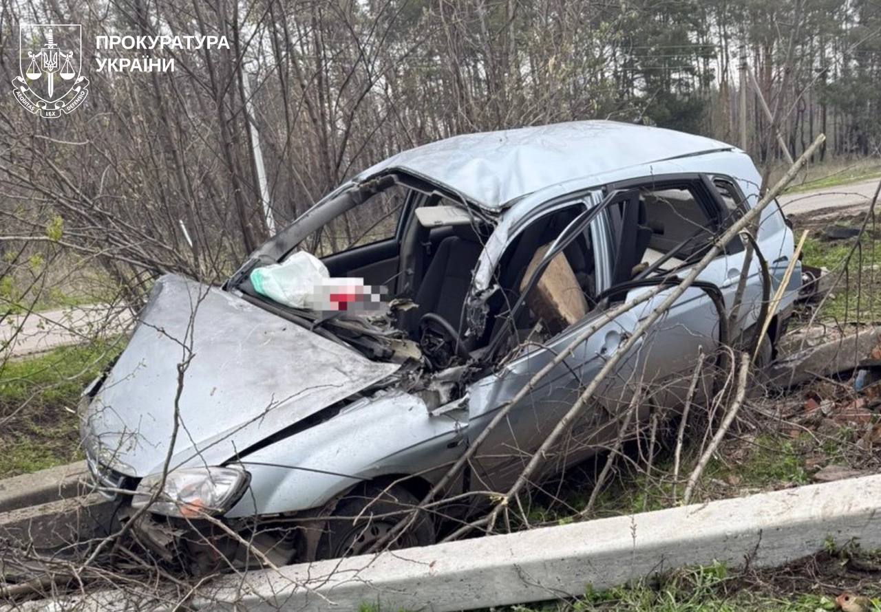 Мужчина погиб: на Харьковщине 22 апреля БпЛА ударил по машине, есть раненый