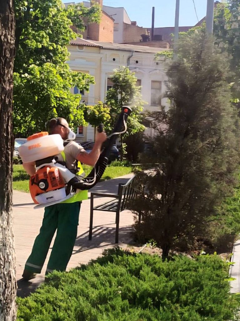 в Харькове борются с вредителями