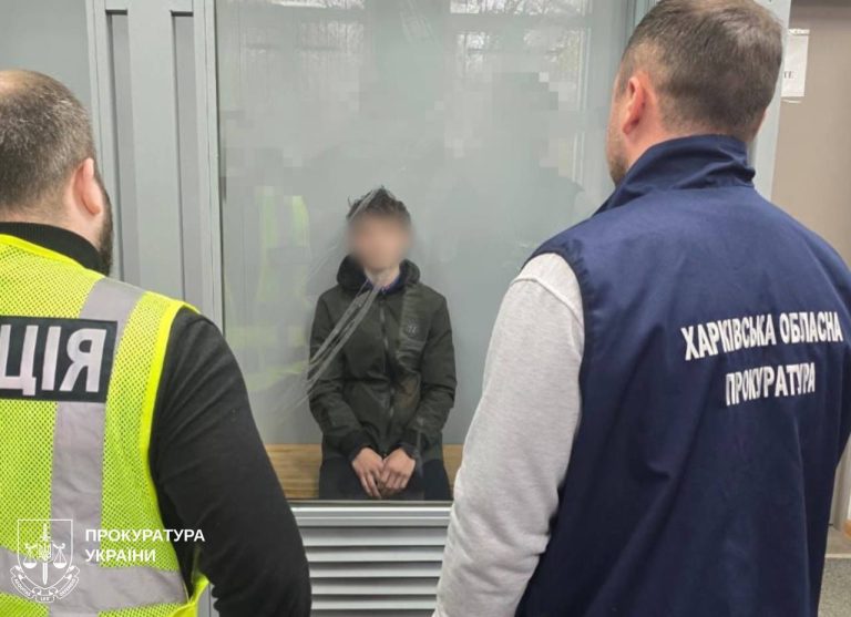 Суд ждет 17-летнего парня из Харькова, которого подозревают в поджогах