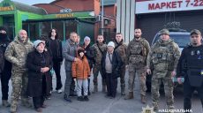 Из килзоны вывезли полицейские 11 жителей Харьковщины