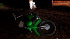 Двое парней ворвались в дом к паре, украли мотоцикл и надругались над женщиной