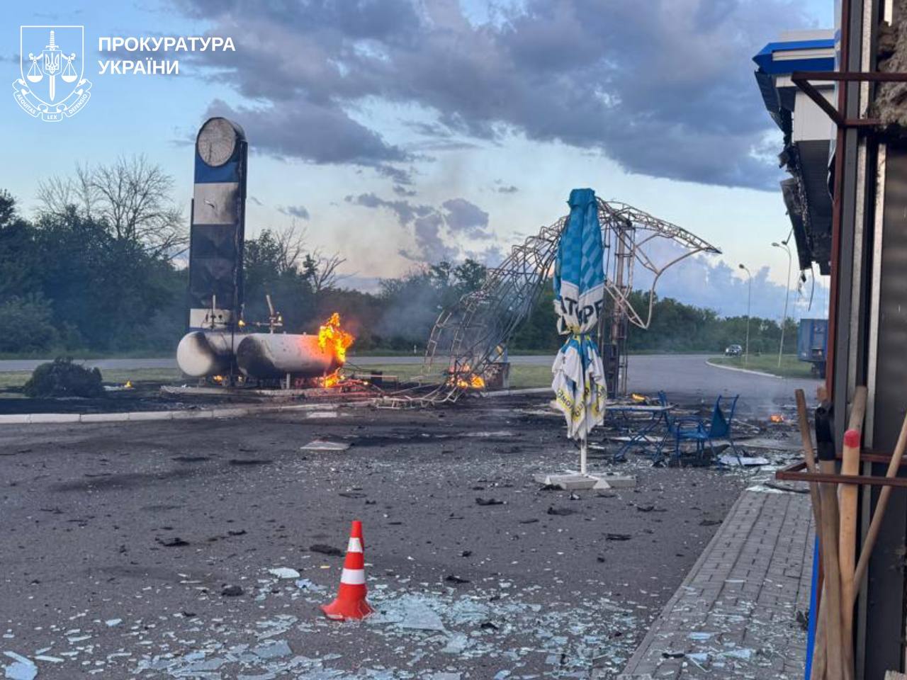 В прокуратуре показали последствия ударов дронов по Харьковщине (фото)
