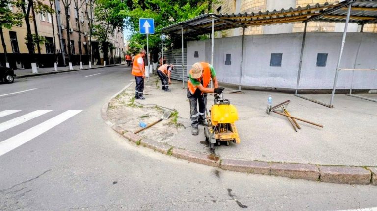 Ремонт доріг у Харкові: які роботи тривають у місті, розповіли в мерії