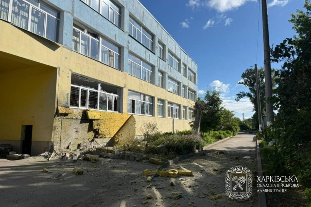 Россияне обстреляли школу в Дергачевской громаде 29 мая