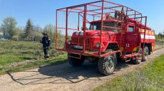 Из-за удара РФ в Великом Бурлуке загорелось 400 квадратных метров травы