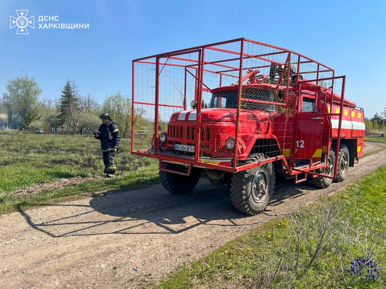 Через удар РФ у Великому Бурлуку спалахнуло 400 квадратних метрів трави