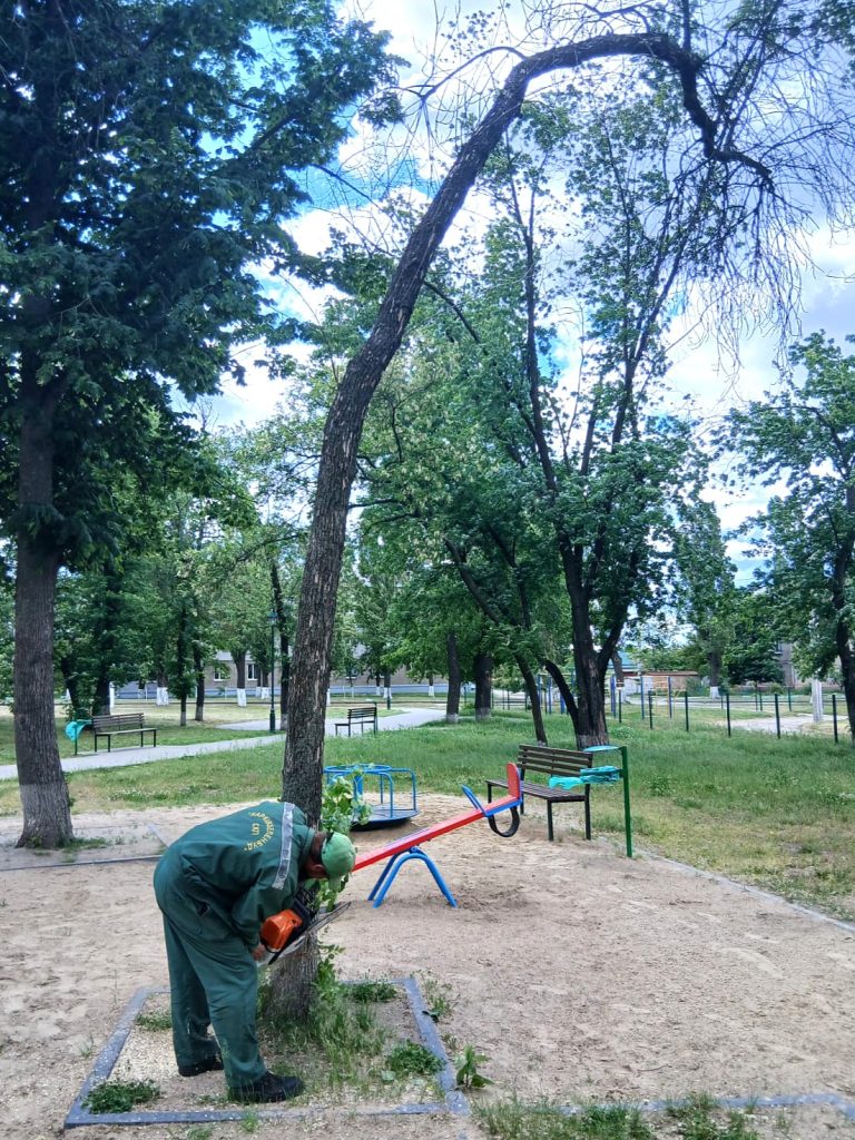 сильный ветер в Харькове
