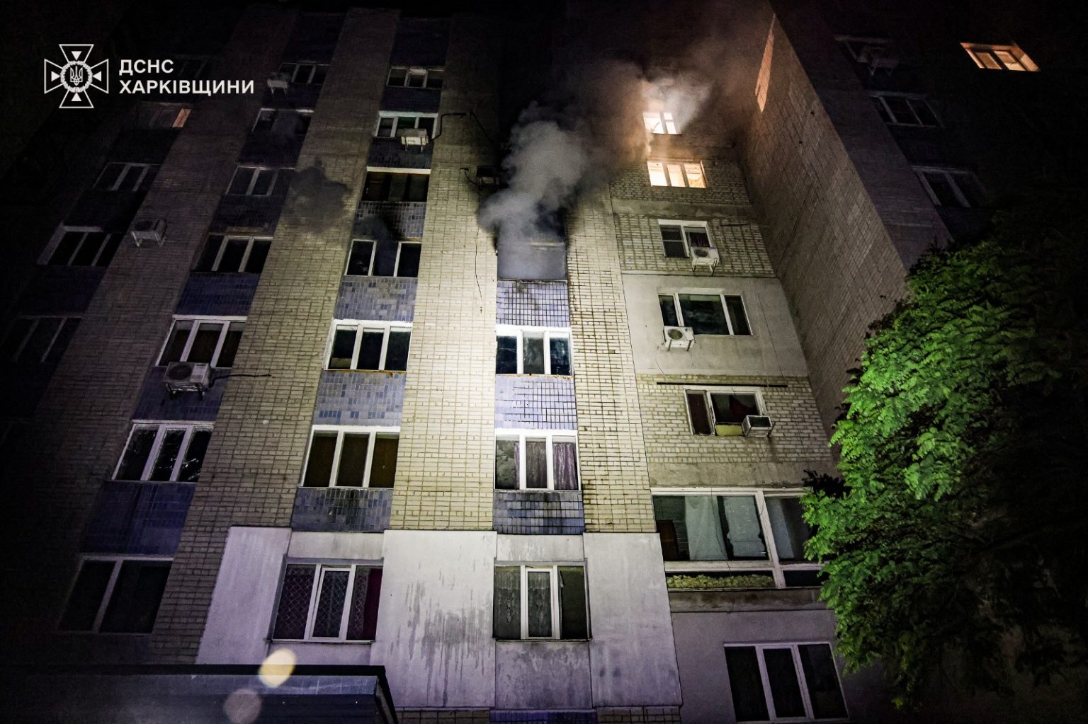 Двое людей отравились угарным газом при пожаре в Харькове