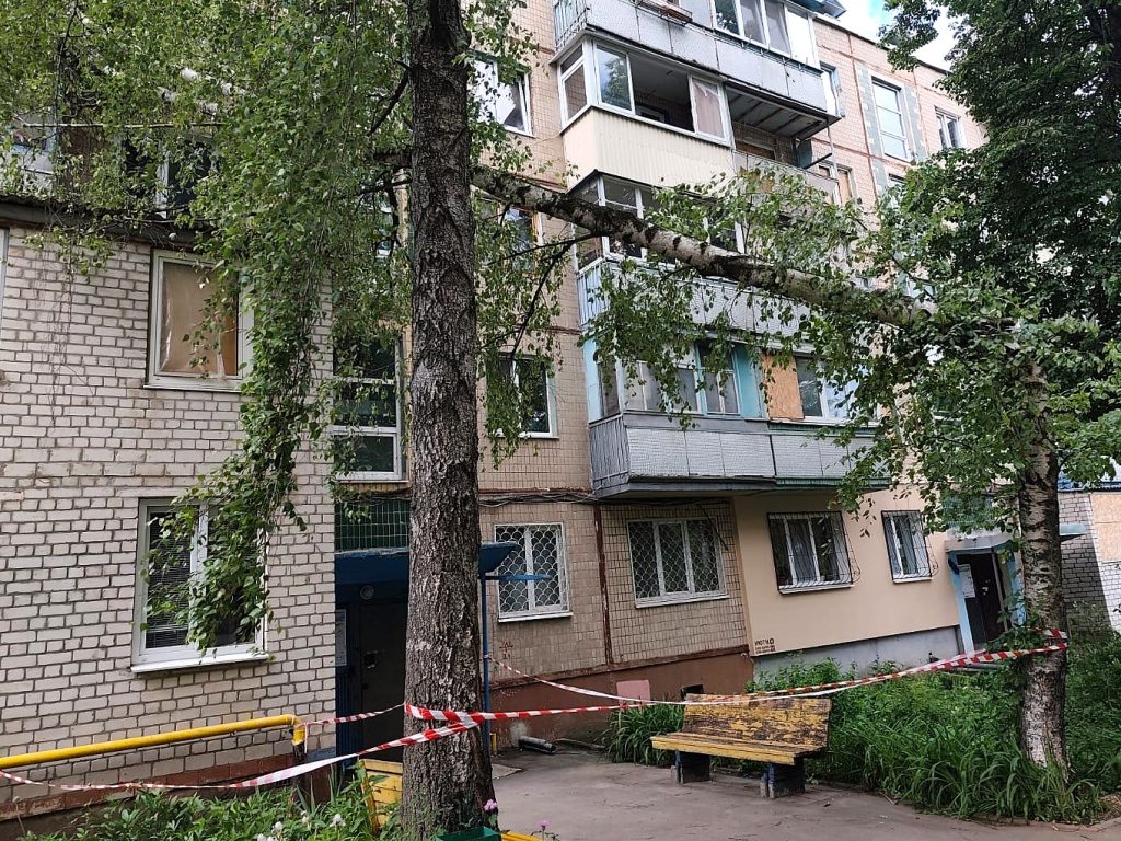 сильный ветер в Харькове