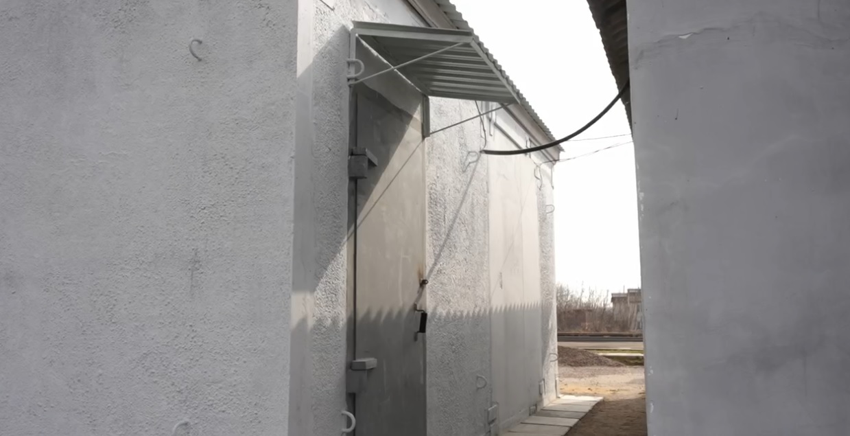 Спасло жизнь проводницы на Харьковщине: УЗ устанавливает мобильные укрытия 📹