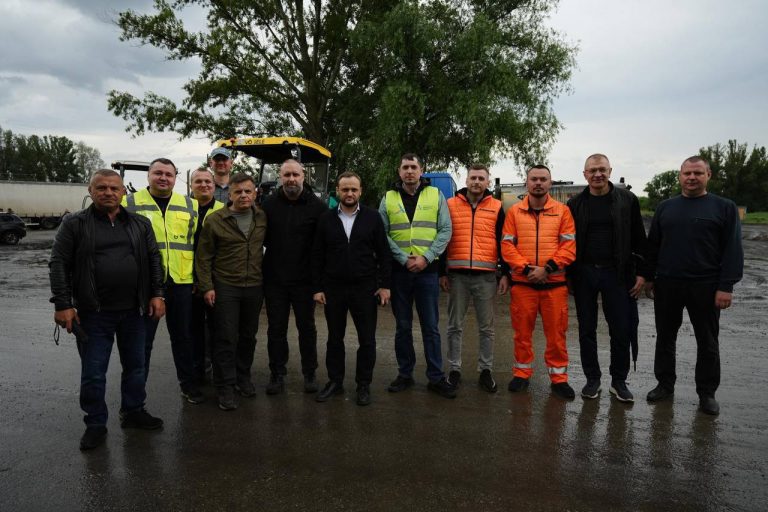 Захист критичної інфраструктури й відновлення доріг: ХОВА про візит Кулеби