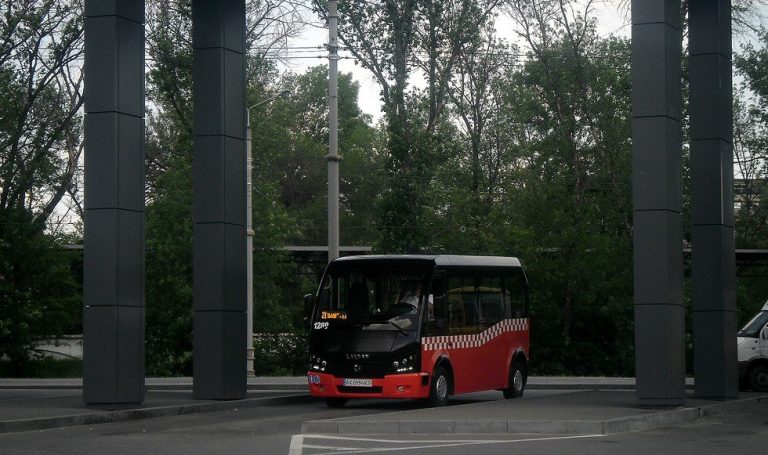 Из-за опасности: какие автобусы не будут ездить по Окружной дороге в Харькове