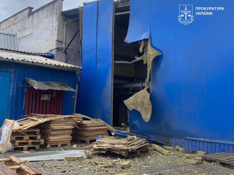 Пищевое предприятие атаковала РФ в Богодухове: пострадали работники