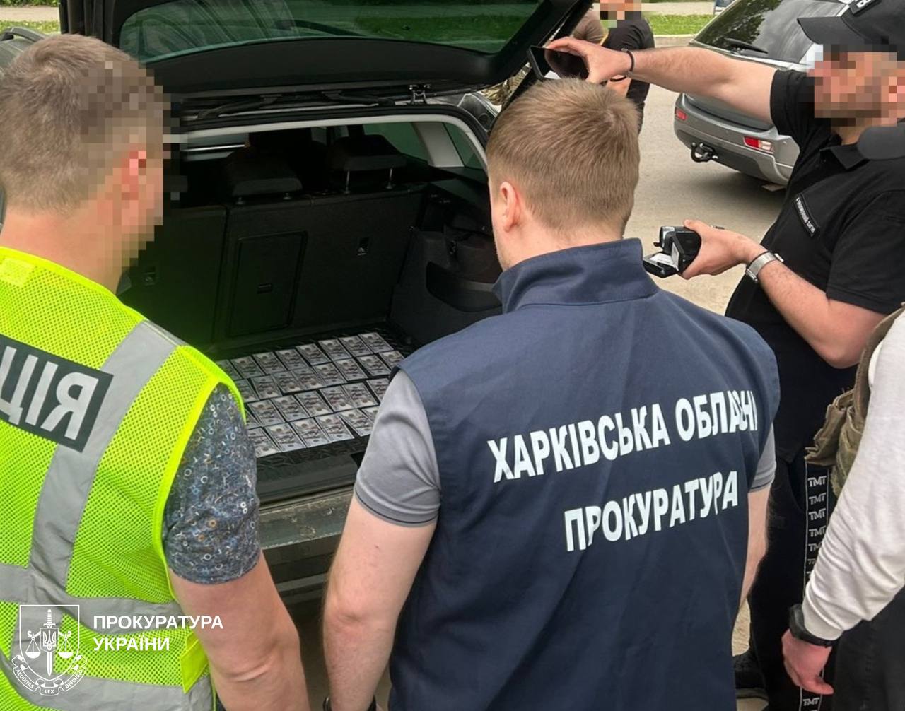Обещали «тур» в Европу: в Харькове задержали сотрудника ТЦК и экс-беркутовца