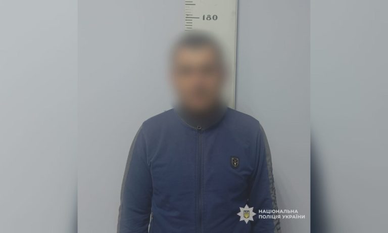 Мужчину избили возле магазина на Харьковщине: одного подозреваемого поймали