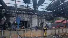 Вечерние взрывы в Харькове: россияне вновь атаковали депо Новой почты (фото)