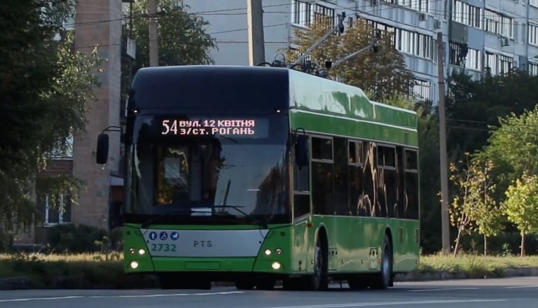 Не ходил с начала войны: во вторник в Харькове возобновит работу троллейбус