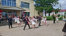 Понад 16 тисяч випускників Харківщини почули останній дзвоник