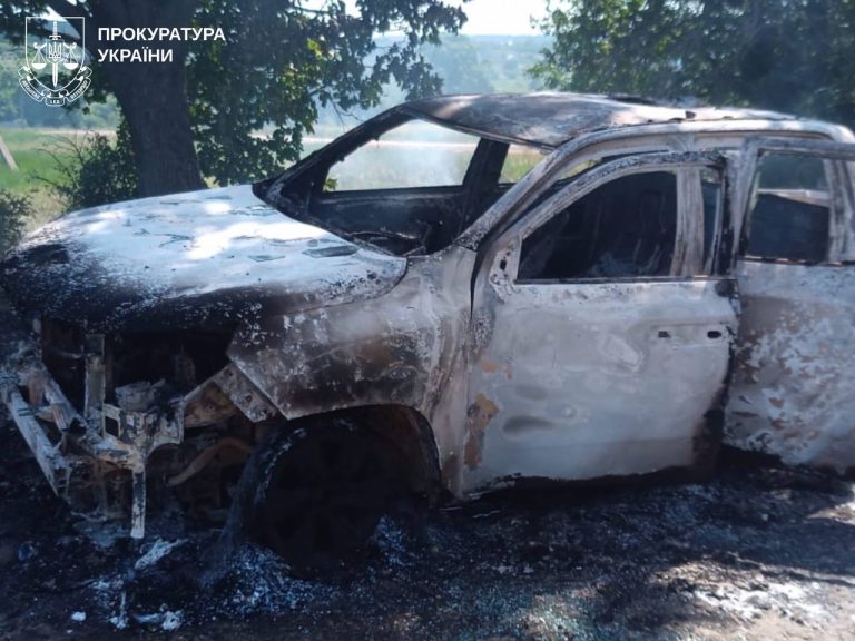 Двое мужчин получили тяжелые ранения: FPV-дрон ударил по Великому Бурлуку