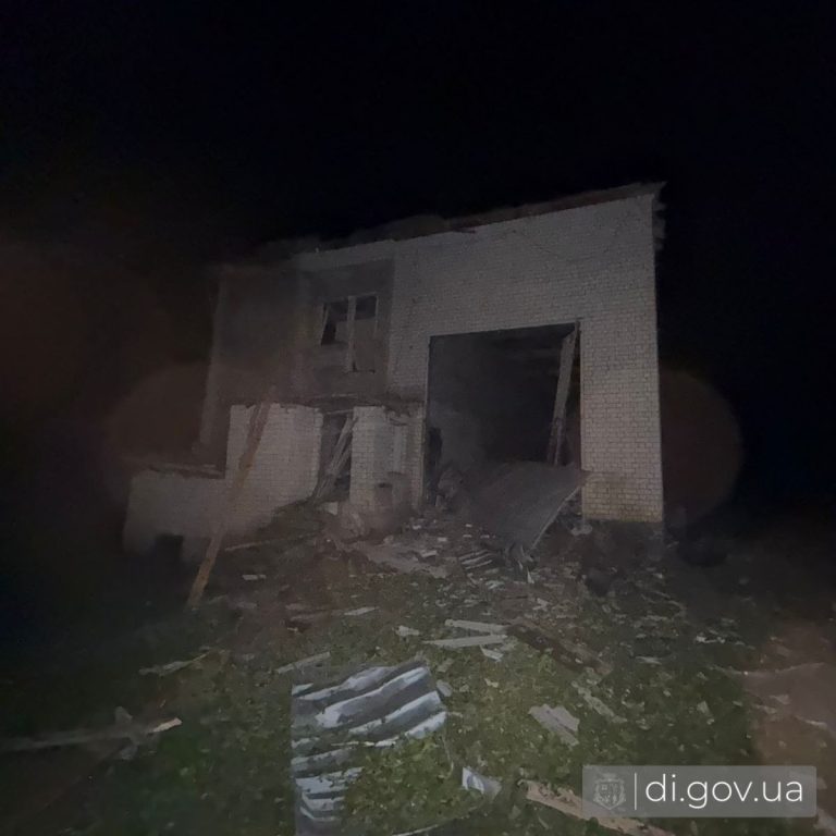 Ночью россияне атаковали сразу два предприятия в Дергачах