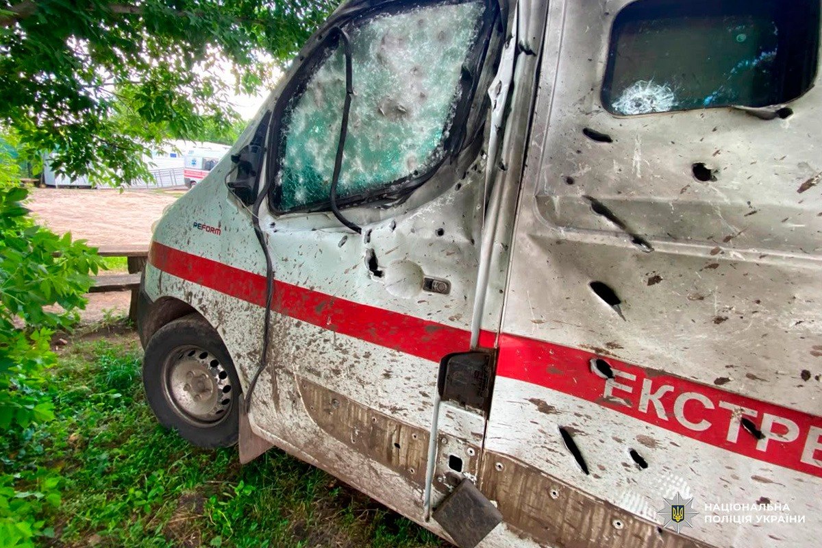 Куп’янщина під ударом: загинув пенсіонер, прилетіло по “швидкій”
