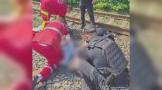 В Харькове тепловоз наехал на женщину: пострадавшая в больнице