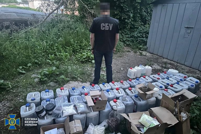 Изготовляли взрывчатку и напалм: в центре Харькова «накрыли» подпольный цех