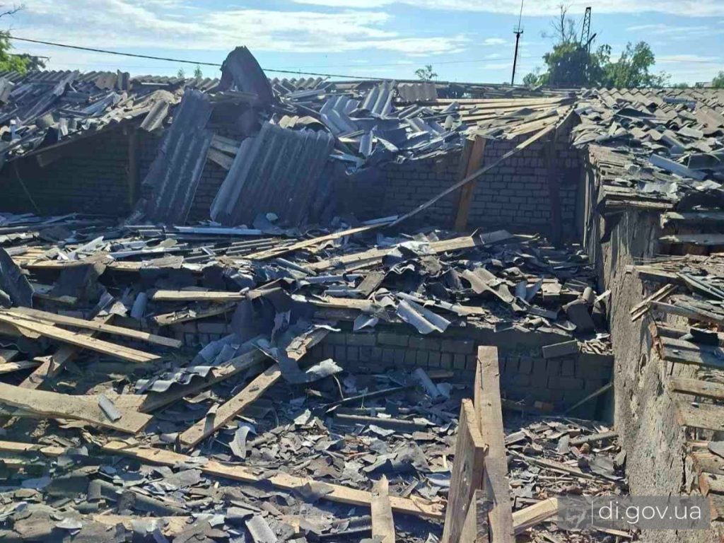 удар по поселку Слатино