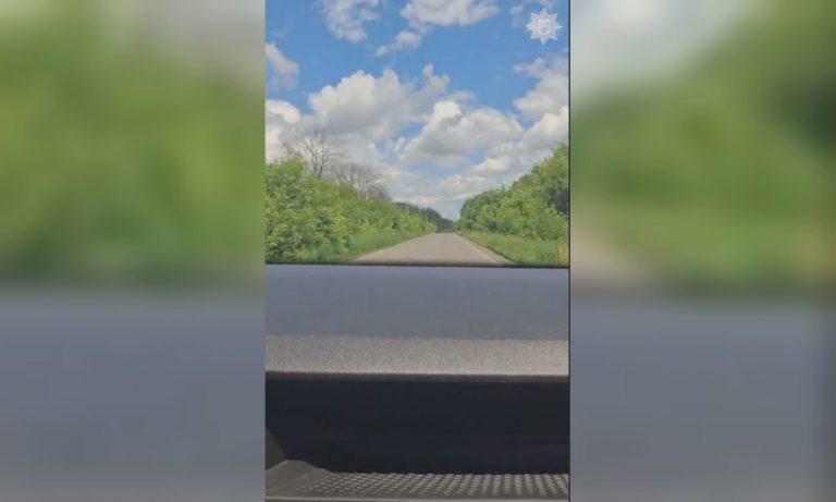 Під час евакуації атакував FPV: як вивозили жінок з селища Слатине (відео)