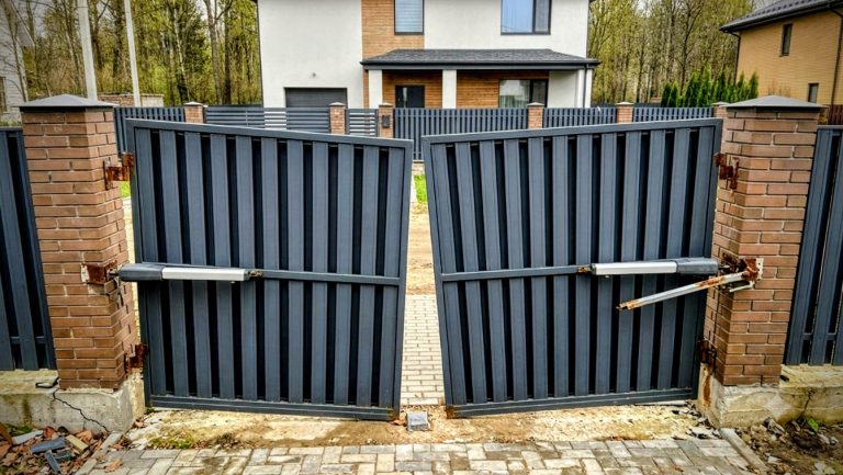 Самые дорогостоящие ошибки владельцев распашных ворот — чего следует избегать при установке и эксплуатации