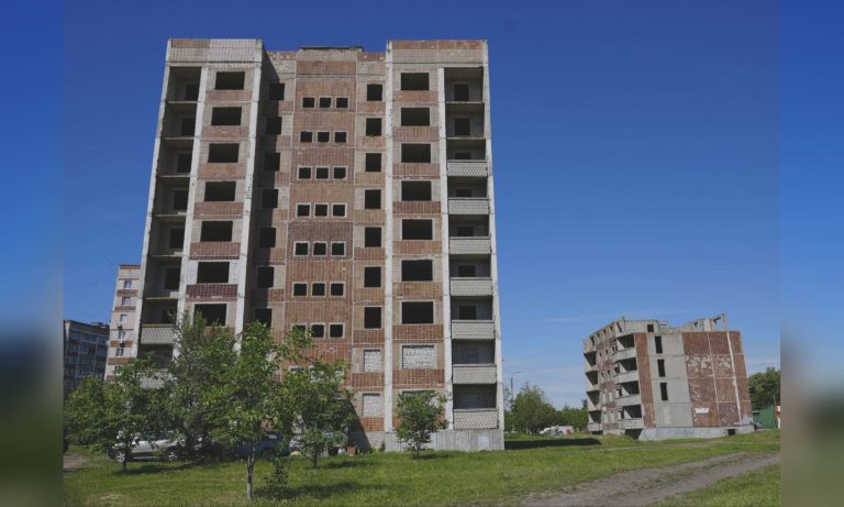 Недостроенную многоэтажку на Харьковщине продали за 3,6 млн грн: кто купил