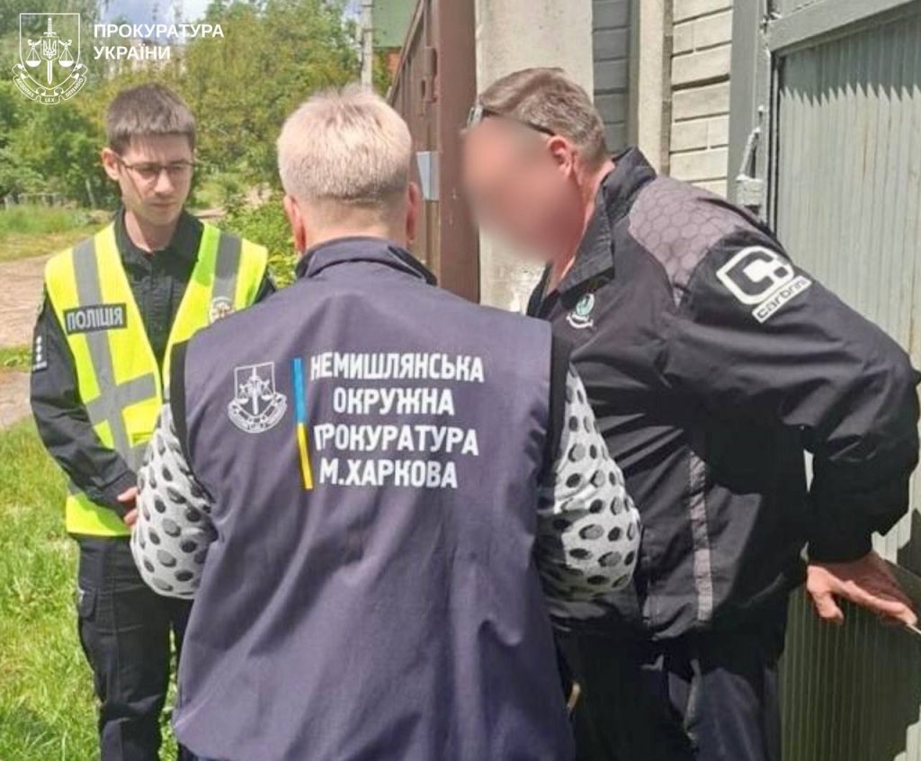 незаконный бизнес на берегу реки в Харькове