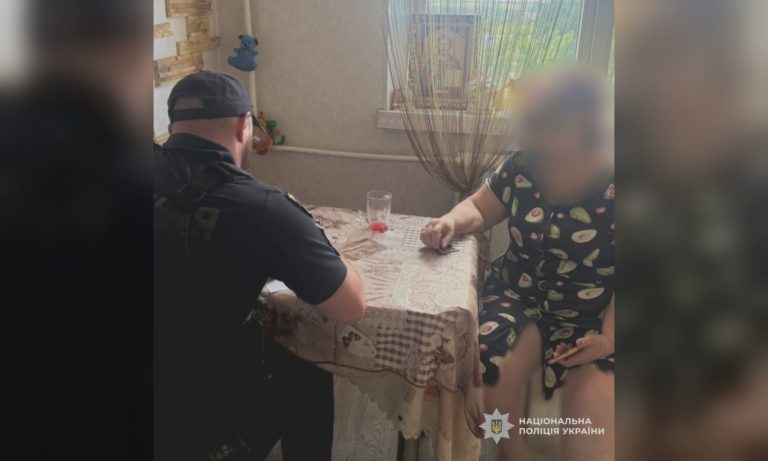 В Харькове 17-летняя девушка обижала свою бабушку – НПУ разобралась
