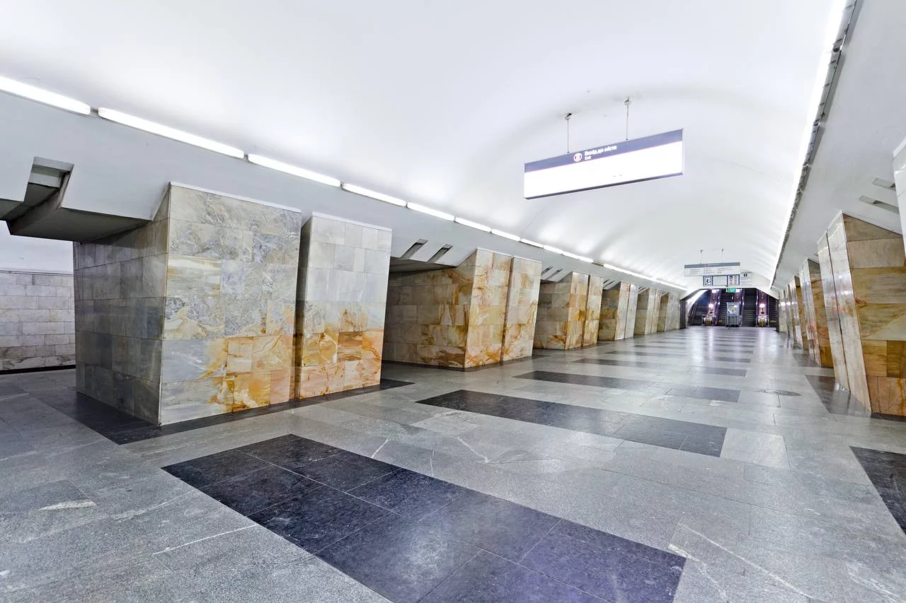 Из-за мер безопасности. На станции метро Харькова закрыли несколько переходов