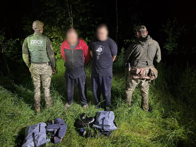 Хотели сбежать через Днестр на акваскутерах: братьев из Харькова задержали