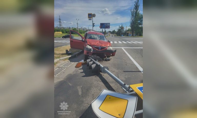 Перепил норму в восемь раз и протаранил светофор – ДТП в Харькове (фото)