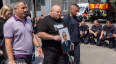У Харкові попрощалися з Миколою Деркачем – рятувальником, якого вбила РФ
