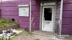 В Харькове — «прилет» FPV-дрона возле многоэтажки: есть пострадавшая (видео)