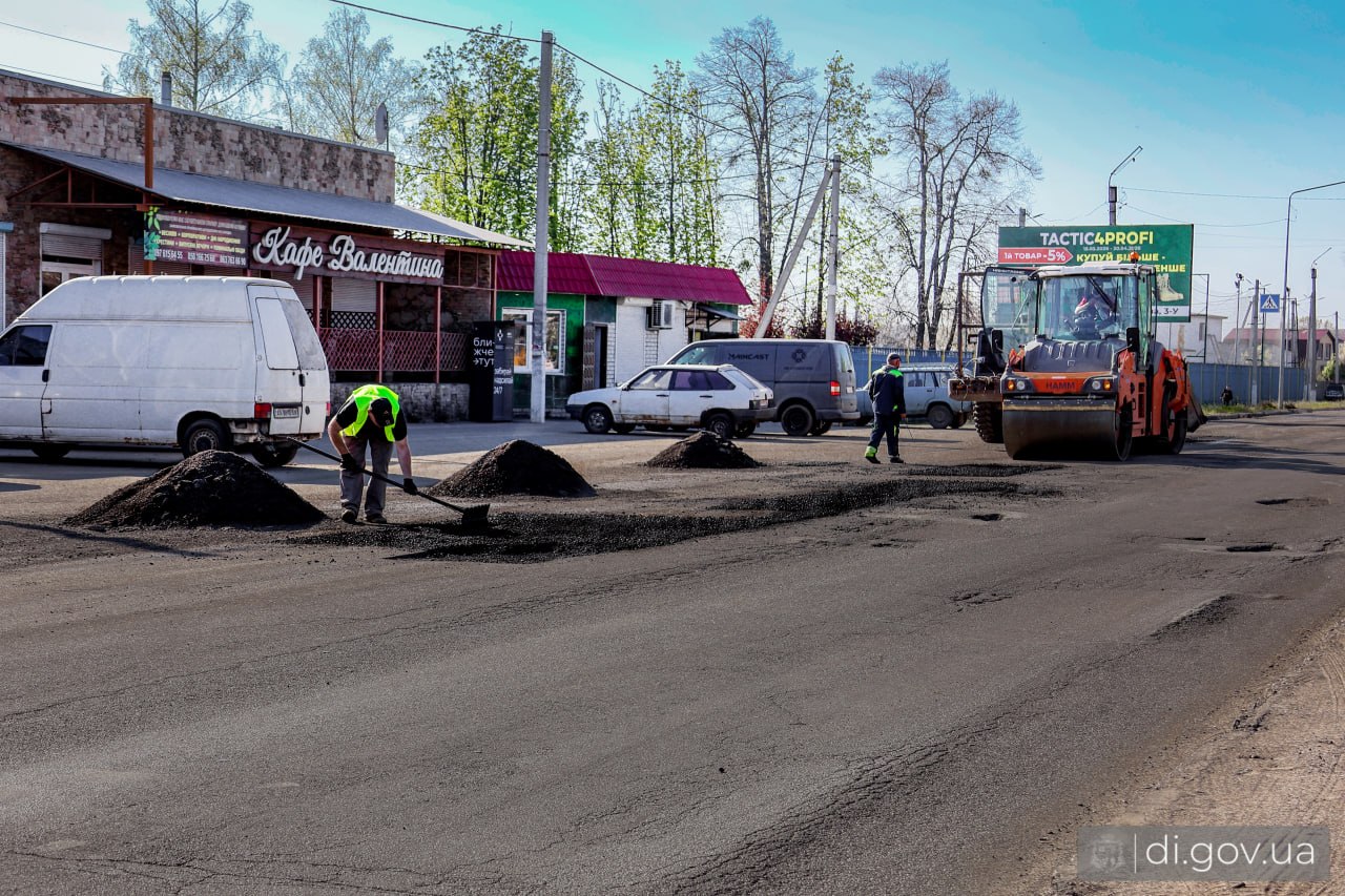 Ремонтируют дорогу в Дергачах 2