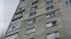 Российский ударный дрон влетел в многоэтажку в Харькове: пострадала женщина