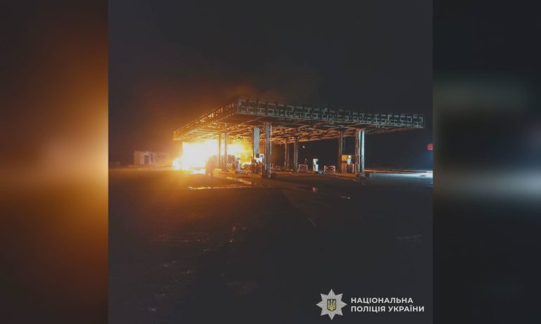 В Харькове и Чугуеве РФ атаковала предприятия, в области — несколько АЗС 📷