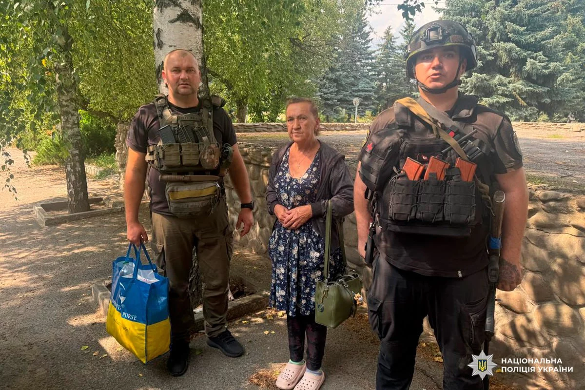 Обратилась дочь: с Купянщины эвакуировали женщину, раненую из-за удара FPV
