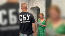 Харьковчанка могла передавать мошенникам банковские данные клиентов