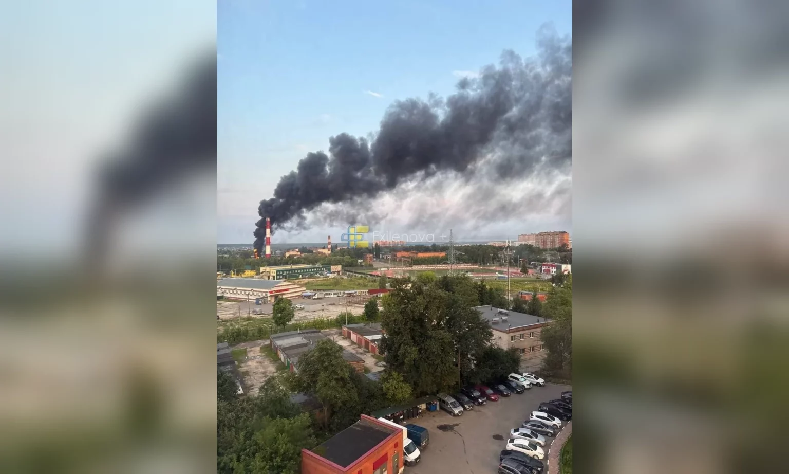 Подмосковье в огне: горят торговые склады и завод (фото/видео)